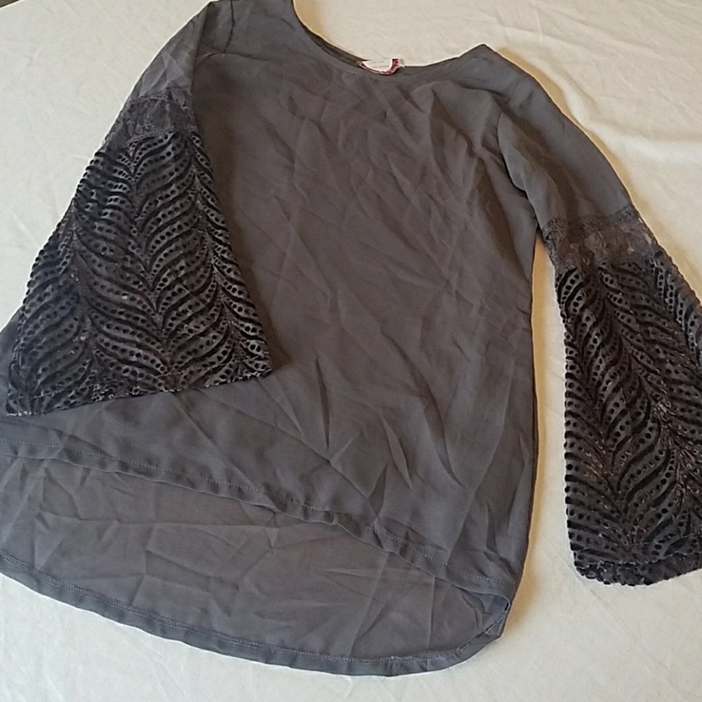 Gray Bell Sleeve Blouse sz Small NEW